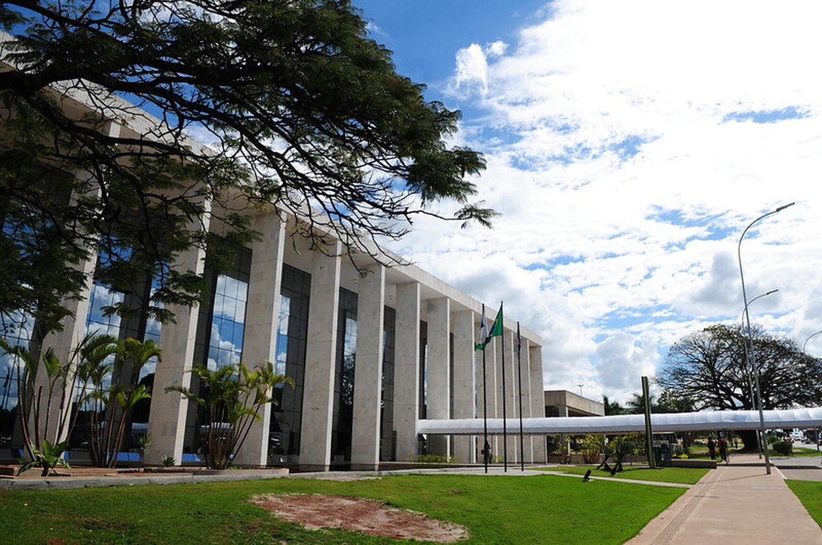 Justiça manda Banco do Brasil contratar cargos de nível superior apenas com  concurso público, Distrito Federal