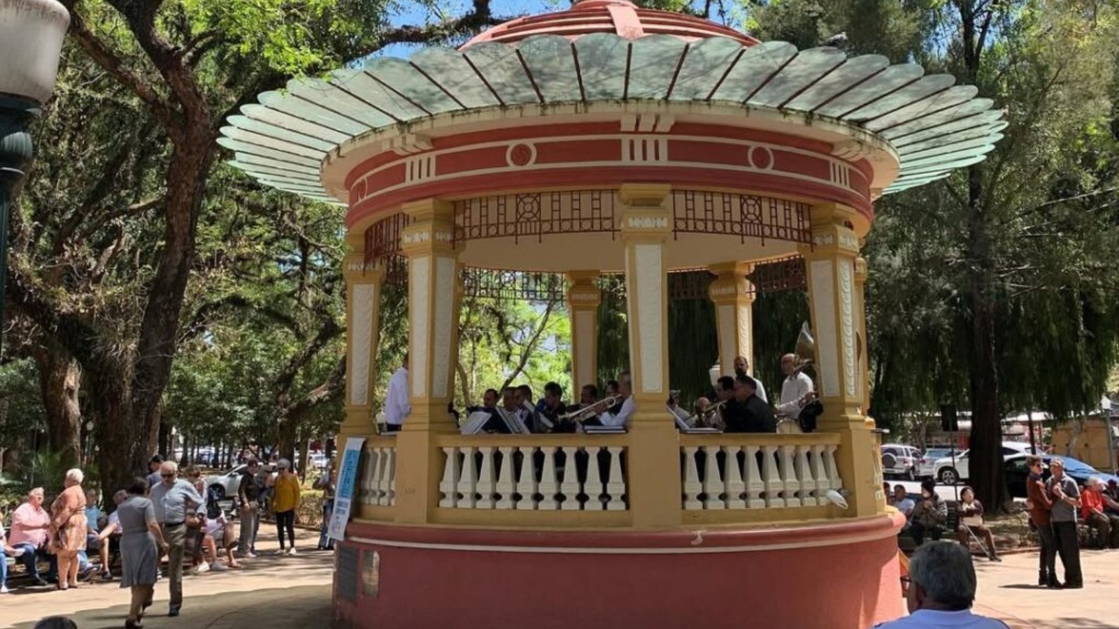 Banda municipal Maestro Azevedo de Poços é premiada pelo governo de Minas Gerais