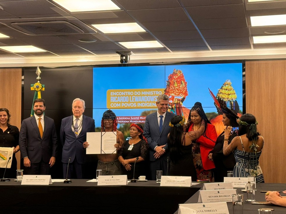 Lewandowski demarca terra indígena no Pará. — Foto: Divulgação