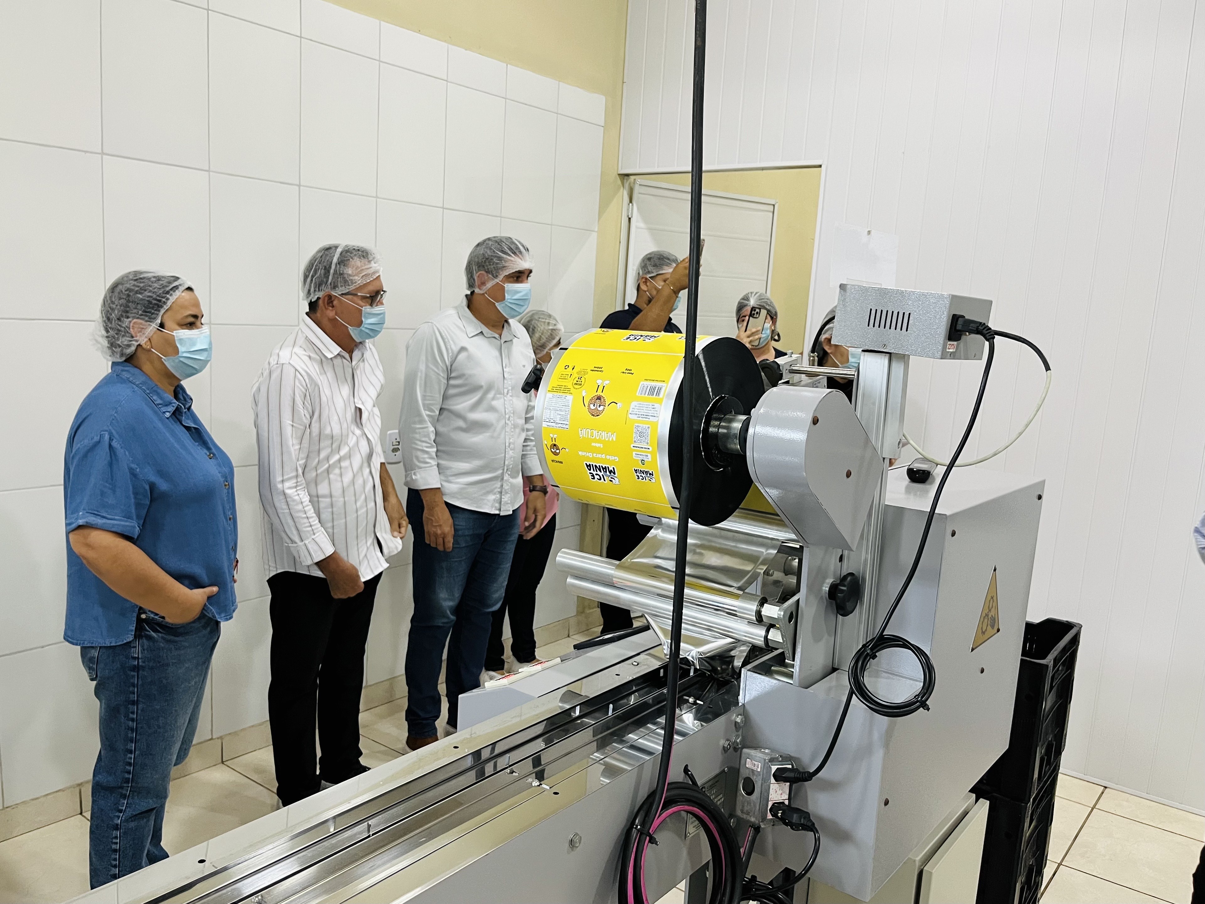 Primeira fábrica de gelo saborizado em Santarém recebe certificado de inspeção municipal