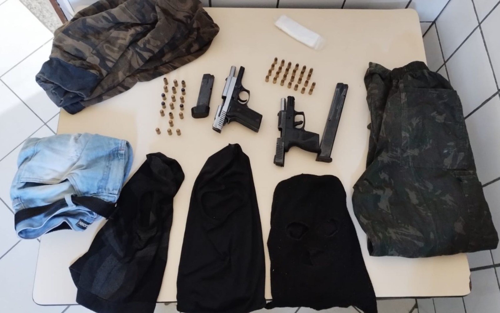 Homem Morre Após confronto com policiais e outro é pré -suspeito de fazer casal de idosos reféns em cidade da ba