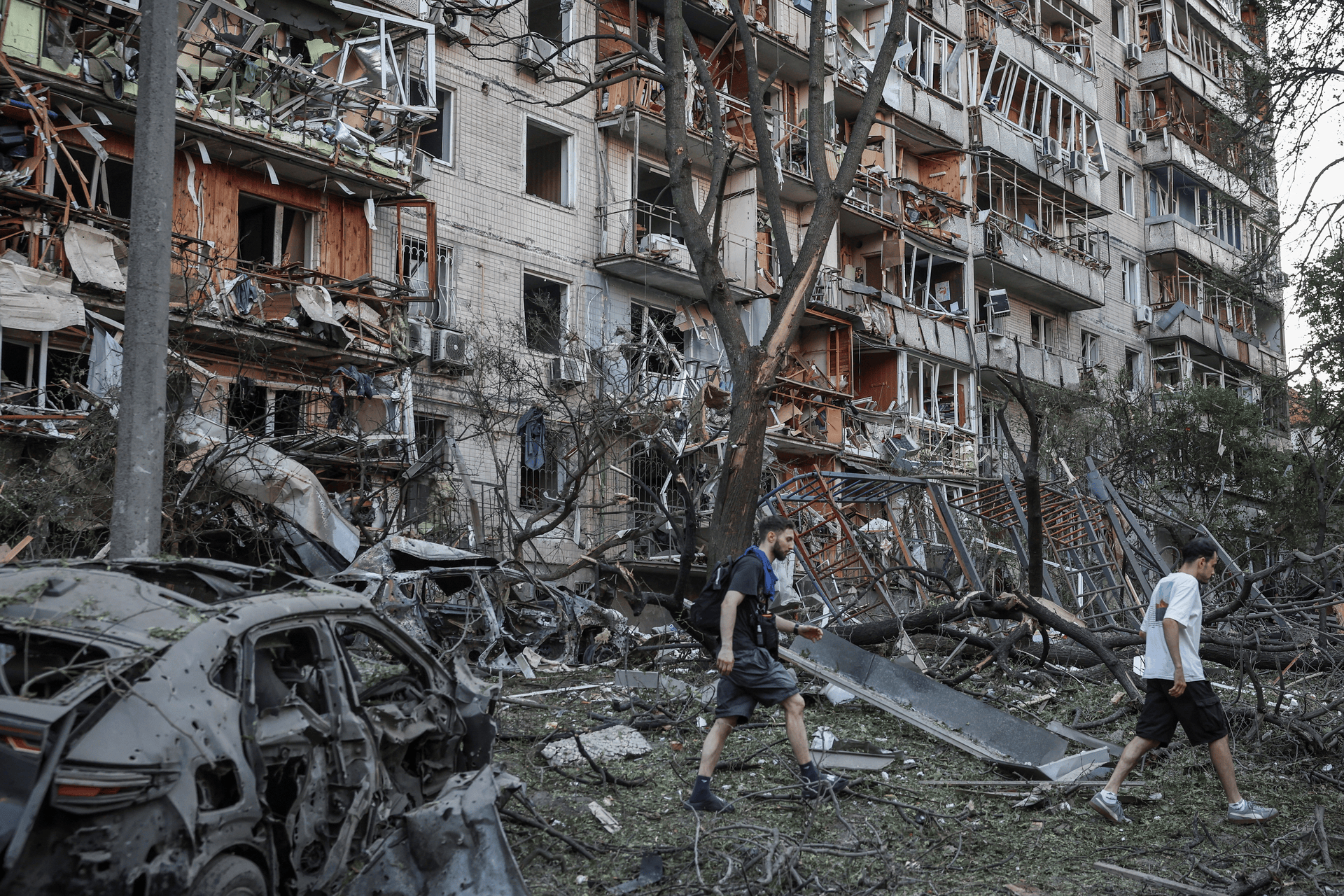 Rússia lança ataque massivo de 11 horas contra Kiev e deixa 20 mortos e 90 feridos