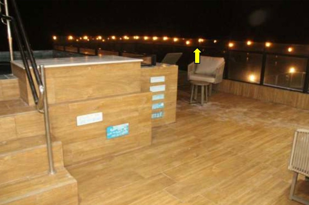 Varal de luzes ao lado de piscina causou choque que matou turistas em piscina de pousada em Maragogi — Foto: Divulgação/Polícia Científica
