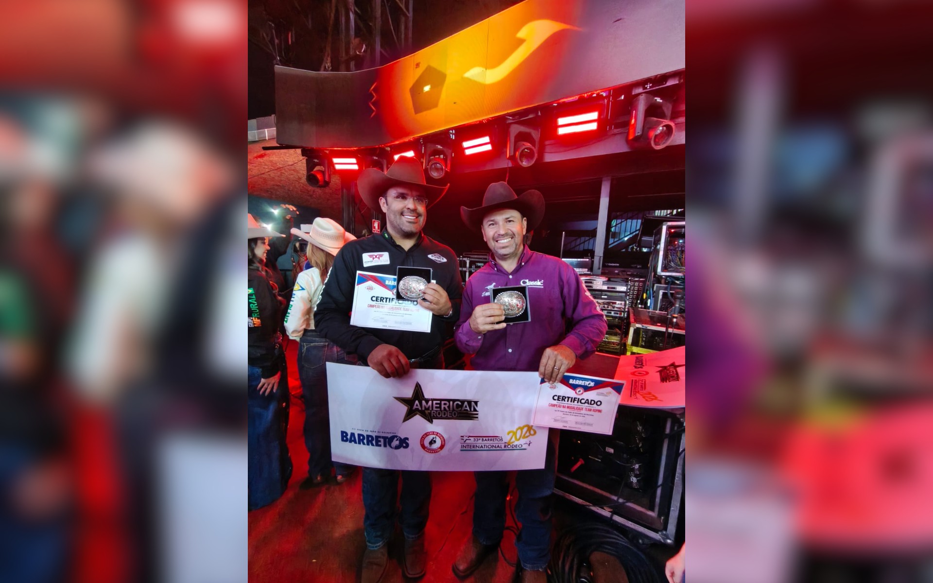 Cavaleiros vencem prova do laço em menos de 5 segundos na Festa do Peão de Barretos e garantem vaga em campeonato nos EUA