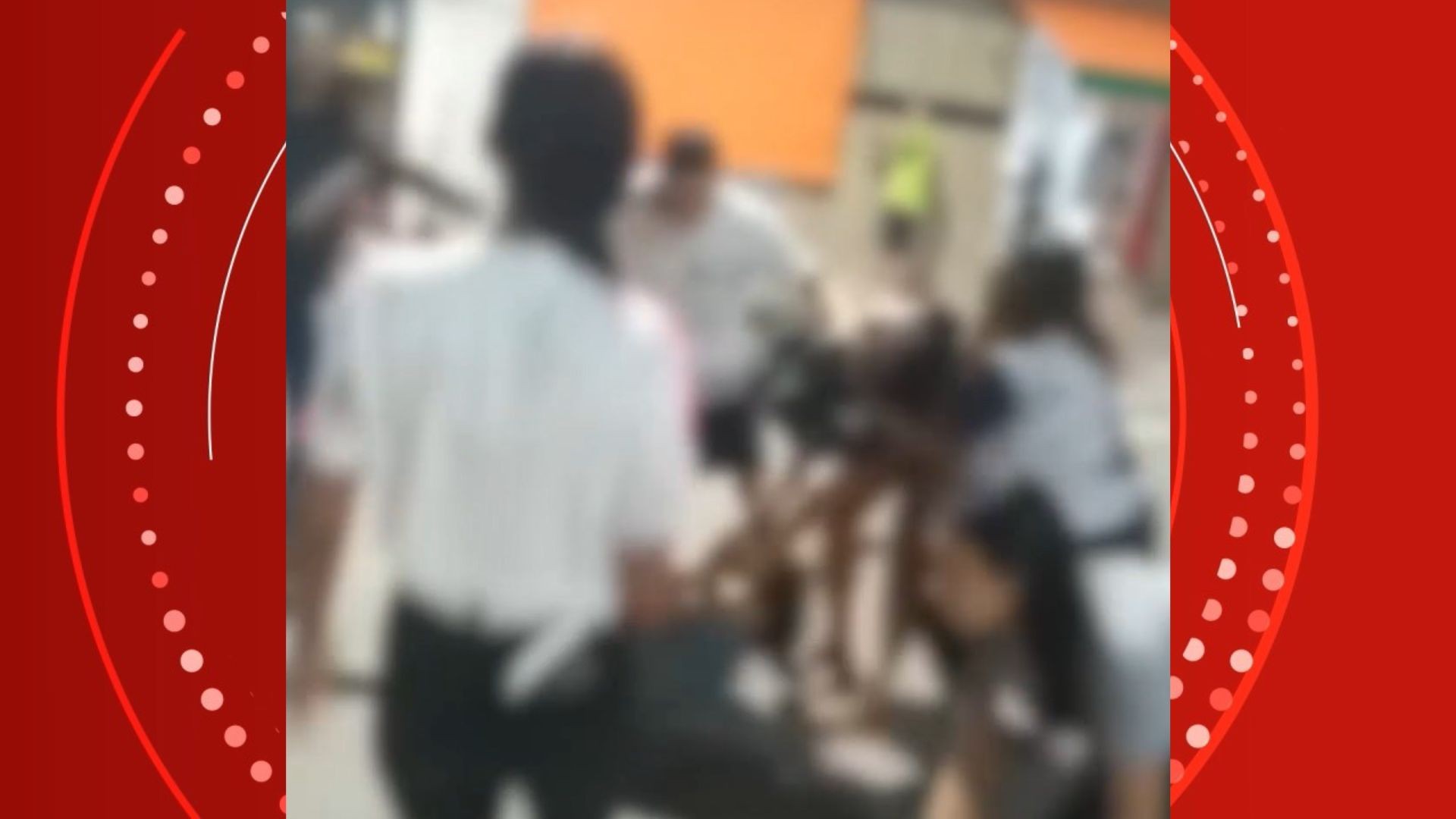 VÍDEO: mãe de adolescente esfaqueia a outra na frente de escola por causa de briga entre as filhas no ES