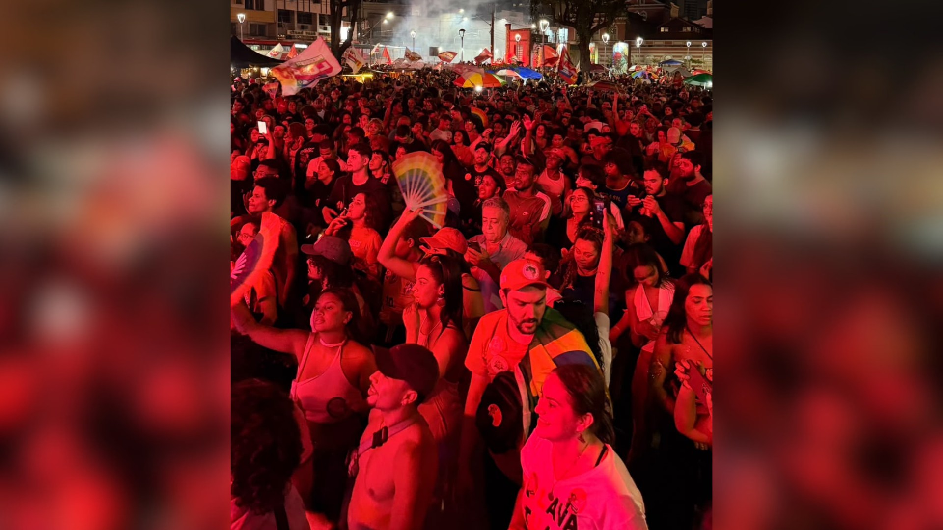 Lula celebra vitória com apoiadores em Juiz de Fora
