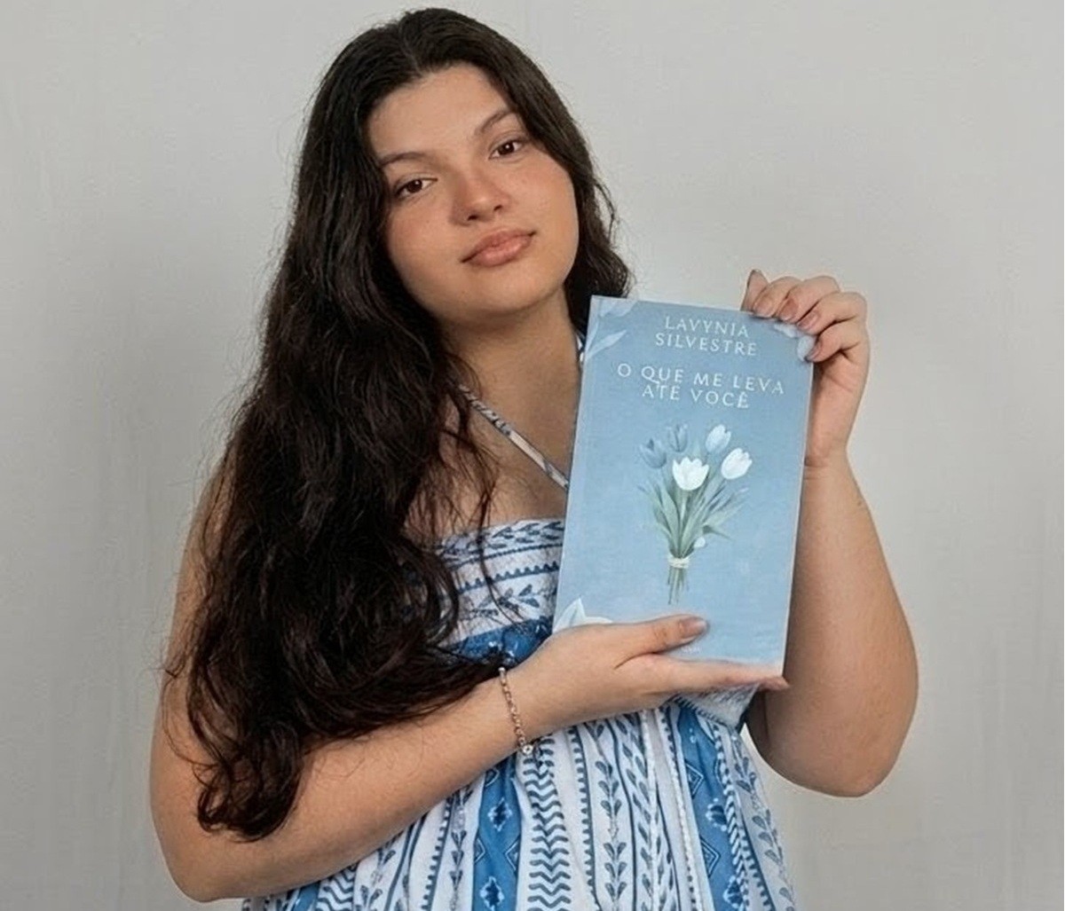 Estudante da rede estadual de Bom Jesus do Itabapoana lança primeiro livro aos 17 anos