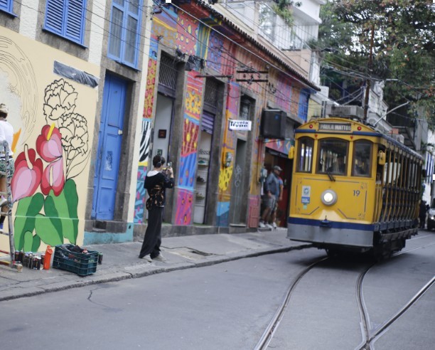 Reparo de vazamento no Rio Comprido prejudica distribuição de água em seis bairros