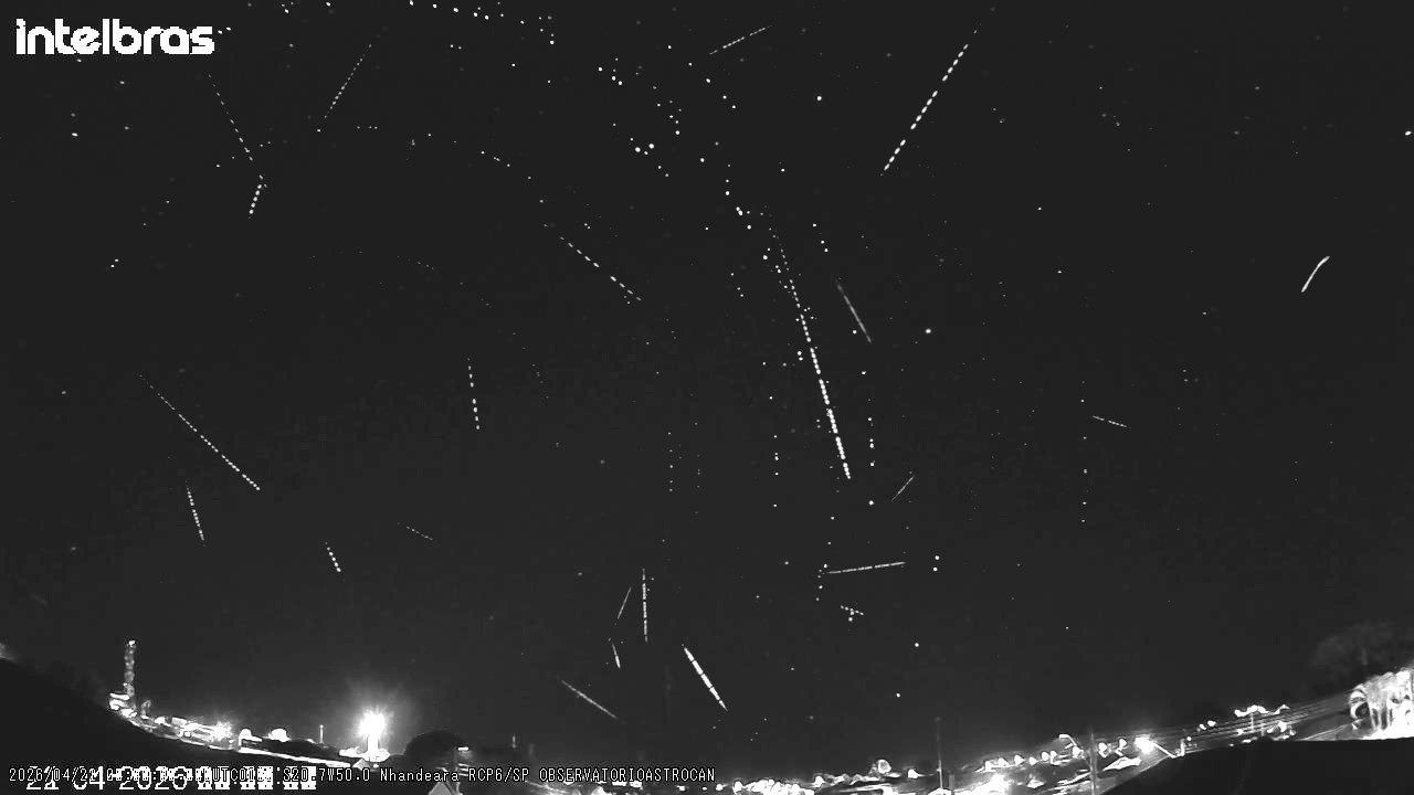 Chuva de meteoros Líridas ilumina o céu do interior de SP