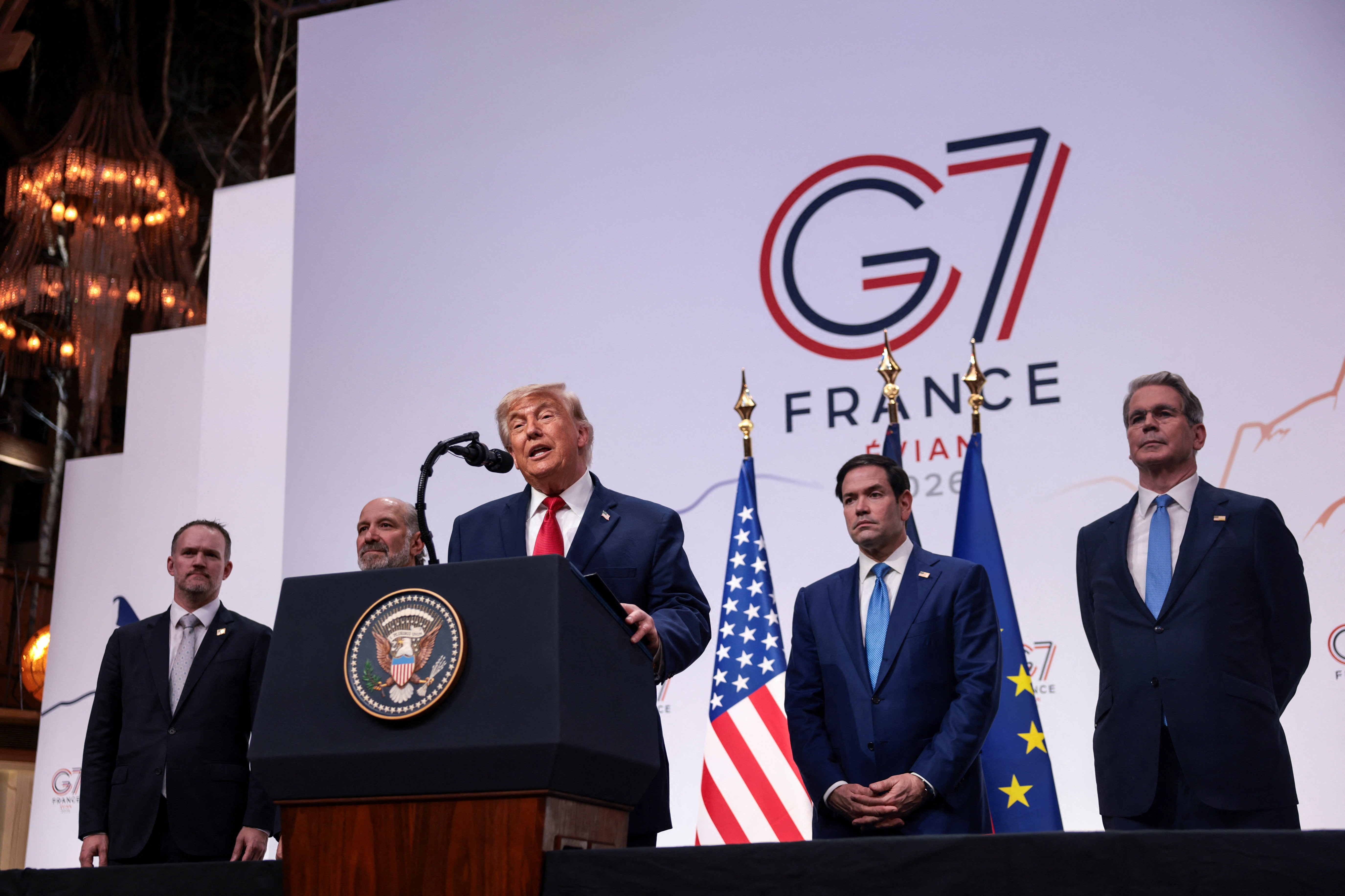 ASSISTA: Trump diz que novos líderes do Irã 'vão se comportar de maneira diferente'