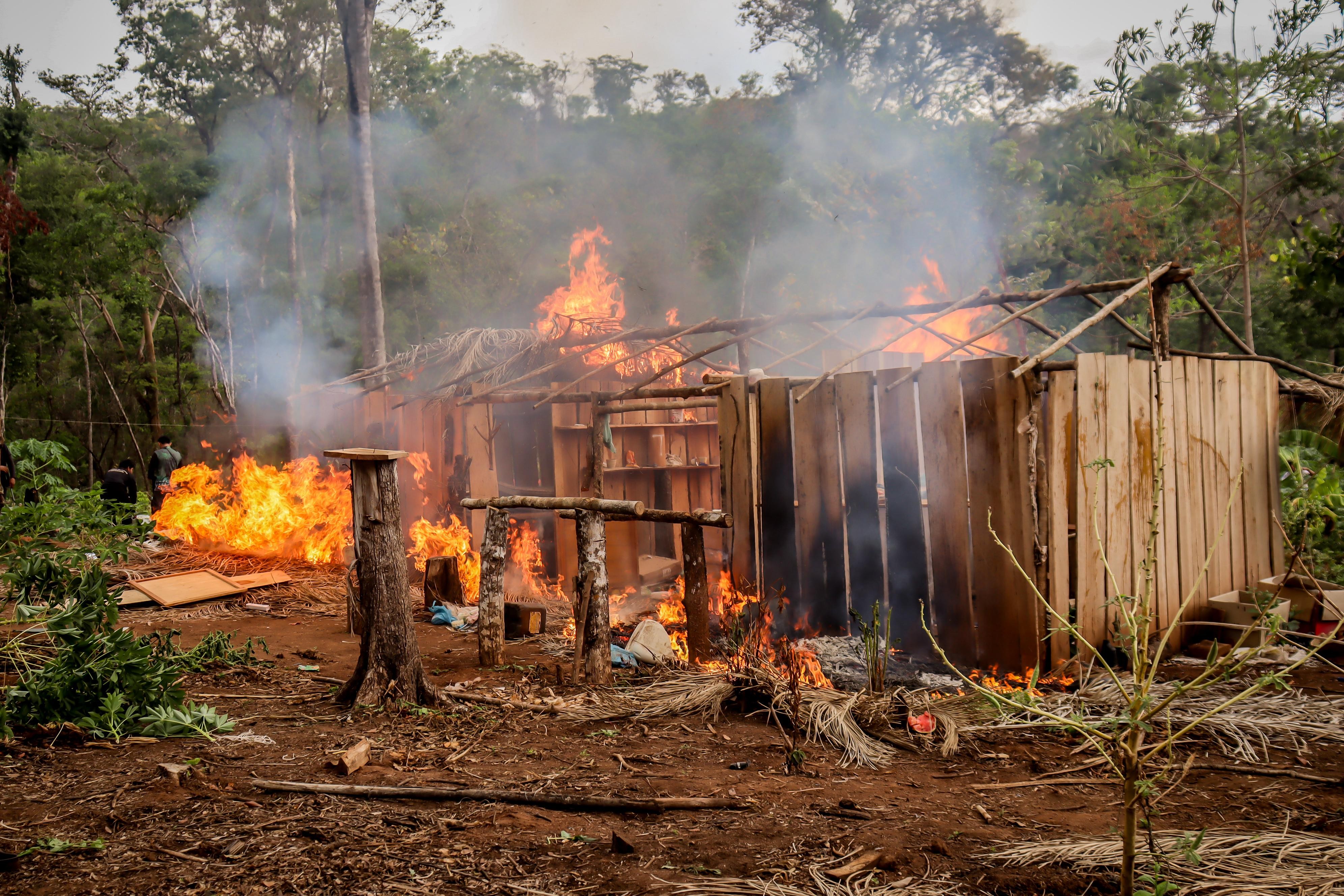 Indígenas reagem à invasão em terra demarcada em MT — Foto: Arquivo pessoal