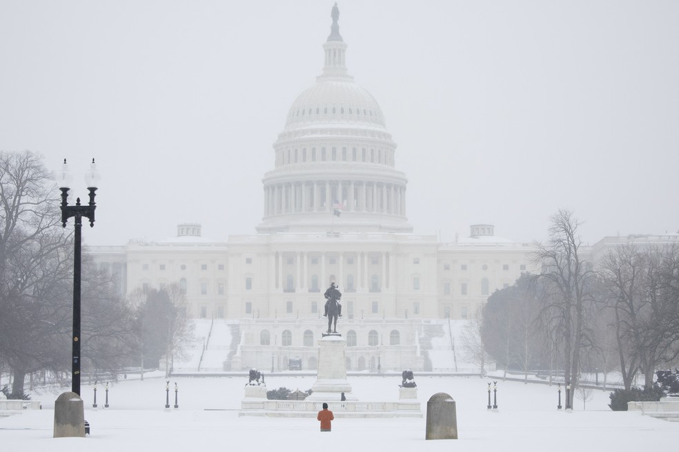 Tempestades nos Estados Unidos deixaram 10 mortos. — Foto: AMID FARAHI / AFP