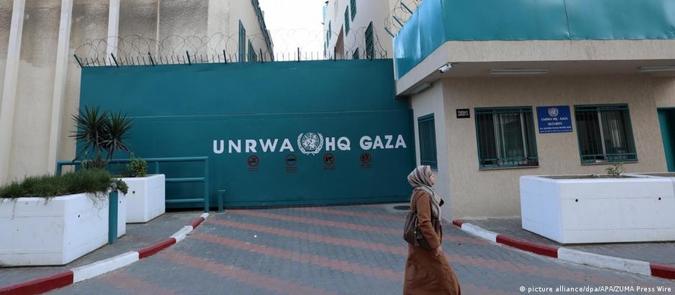 Sede da UNRWA na Faixa de Gaza. Entidade também está presente na Cisjordânia, Síria, Líbano e Jordânia — Foto: Picture alliance/dpa/APA/ZUMA Press Wire