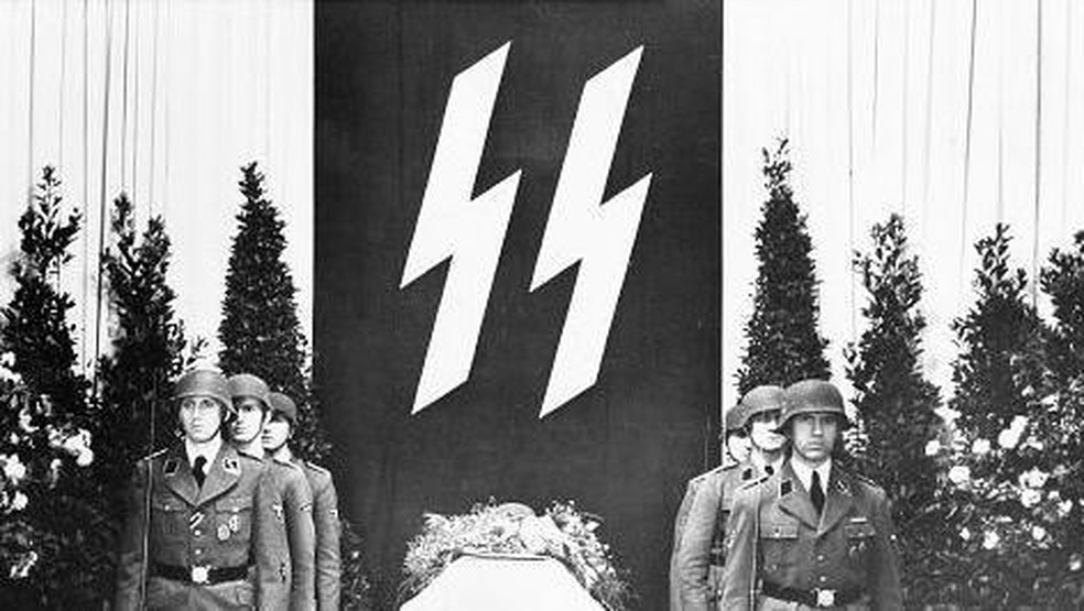 [BBC] A SS foi uma das grandes responsáveis pelos crimes contra a humanidade perpetrados pelos nazistas — Foto: Getty Images