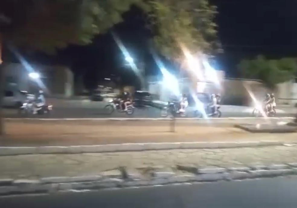 Rolezinho em Mossoró: 13 motos foram apreendidas — Foto: Redes sociais