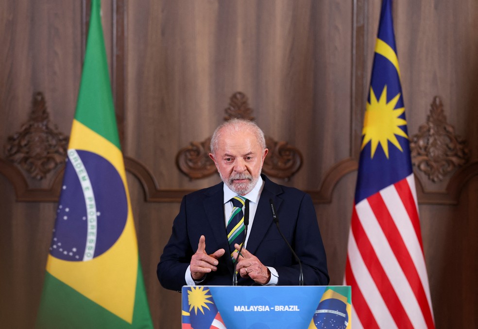 Lula fala após encontro com Trump na Malásia — Foto: REUTERS/Edgar Su