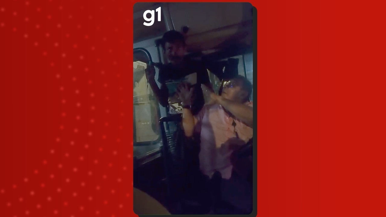 VÍDEO: Suspeito faz motorista de ônibus refém com faca durante assalto em Manaus e acaba preso