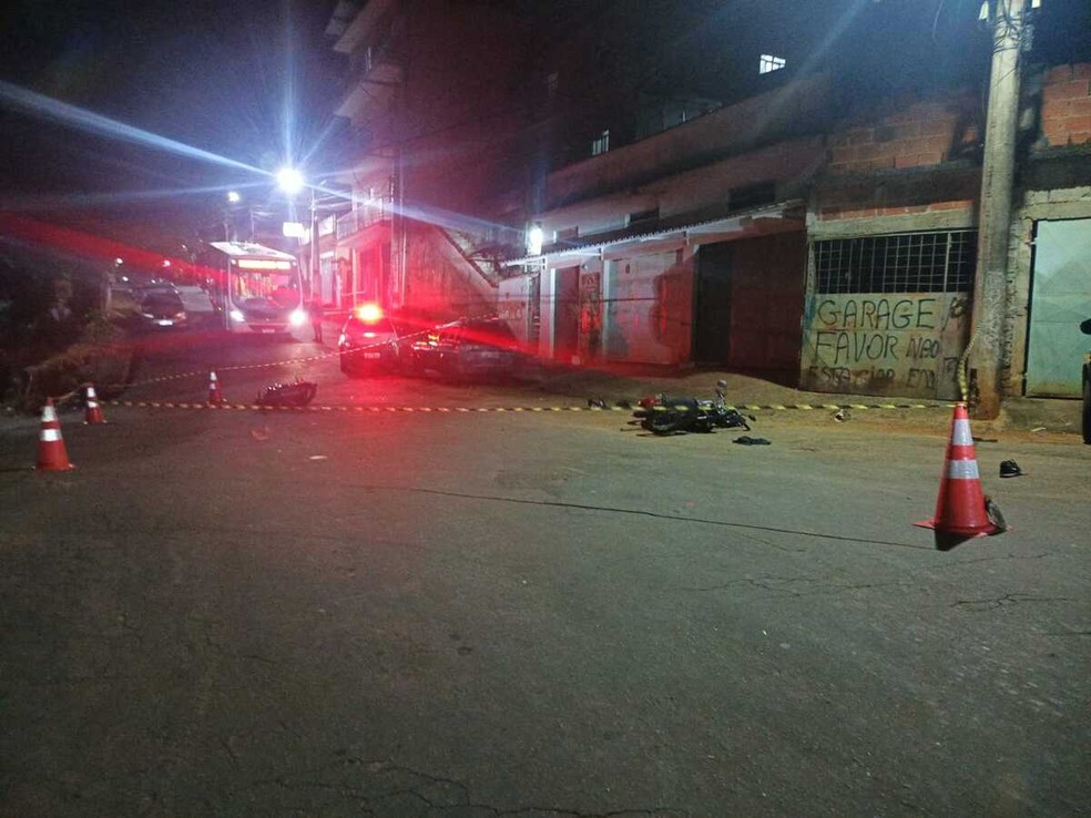 Batida envolveu duas motos em São João Nepomuceno  — Foto: PM/Divulgação