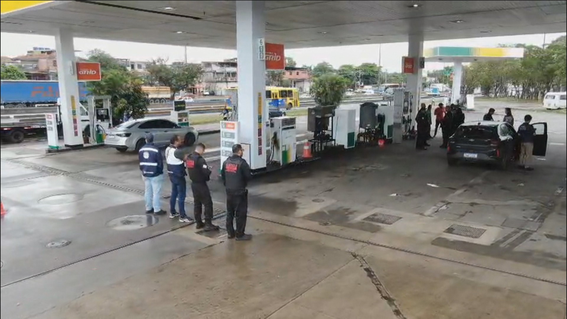 Operação fecha 7 postos de combustíveis no Rio; dono de um dos estabelecimentos foi preso por adulteração