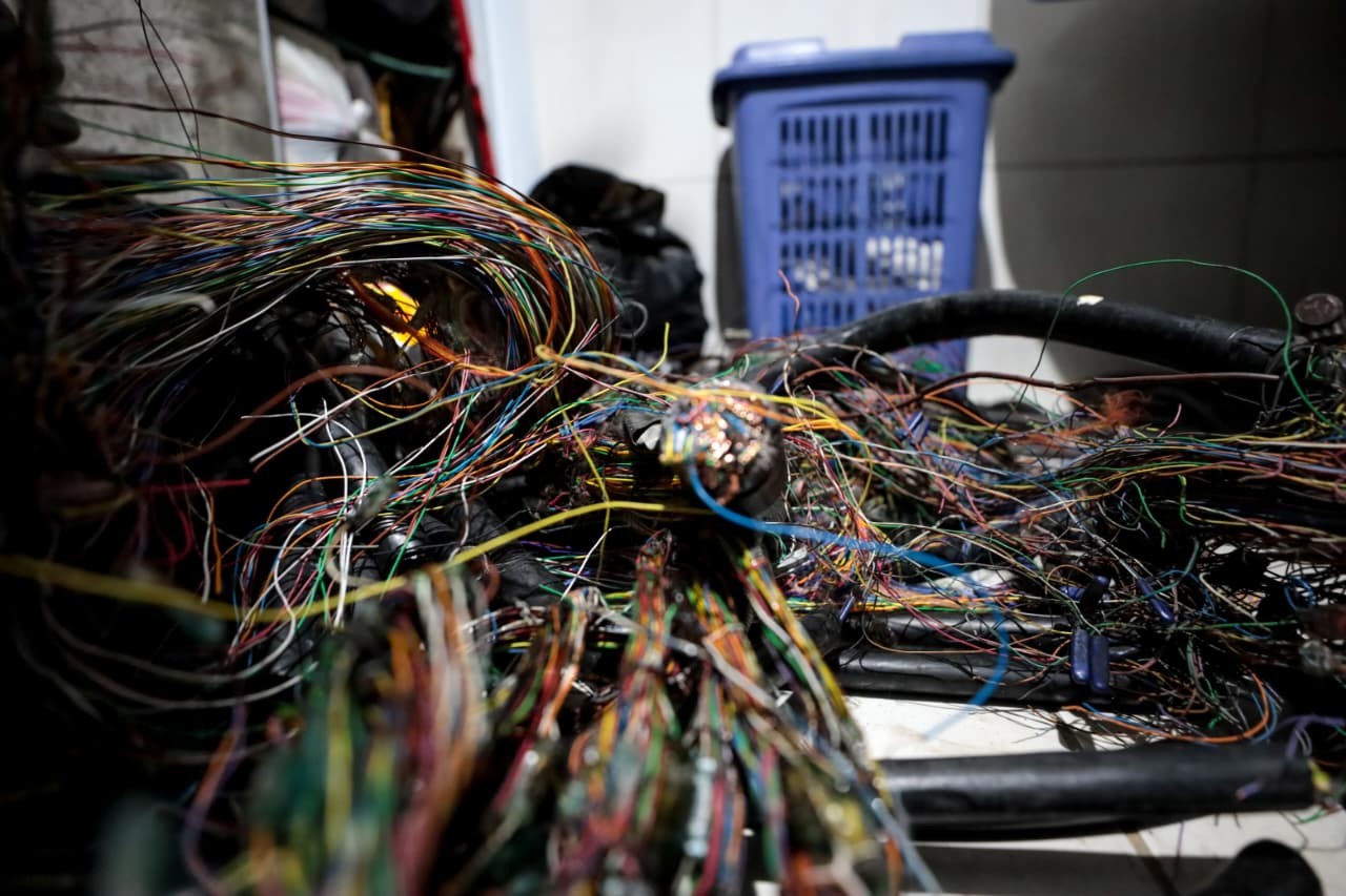 GCM prende dois suspeitos e apreende cerca de 1,4 tonelada de fios furtados em Suzano 