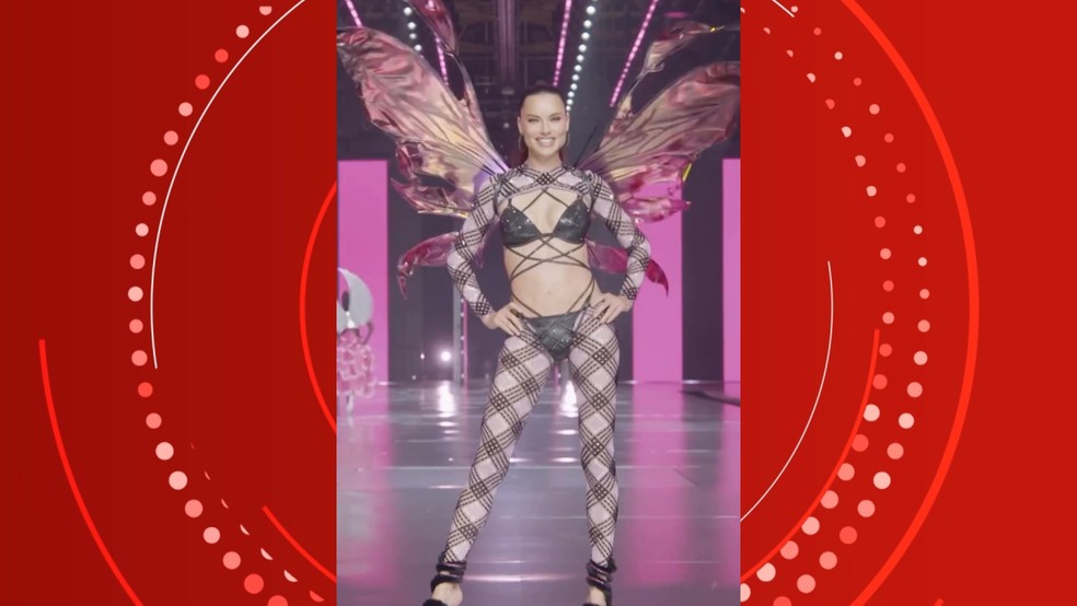 De volta às passarelas no Victoria's Secret Fashion Show, Adriana Lima morou no bairro de Castelo Branco; relembre fato sobre a baiana — Foto: Redes Sociais