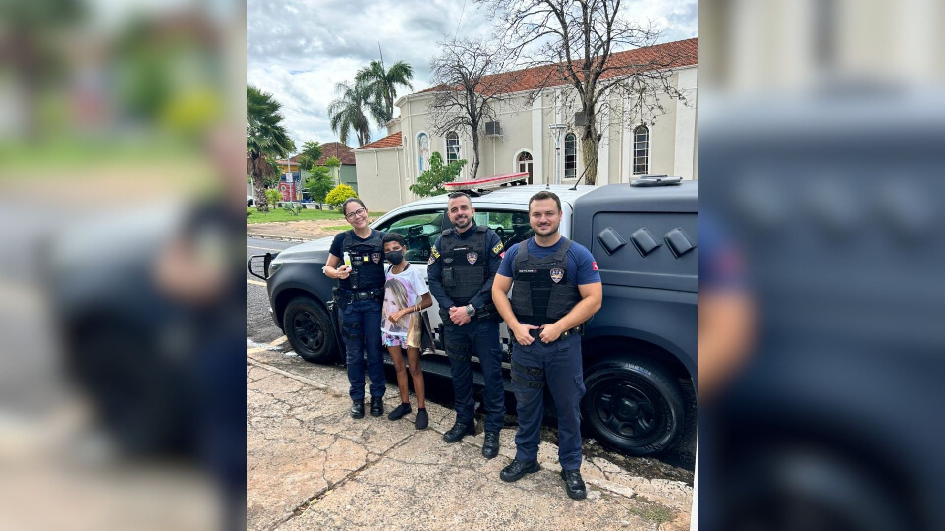 Guardas municipais visitam fã da corporação e são recebidos com presentes no interior de SP: 'Criar laços'