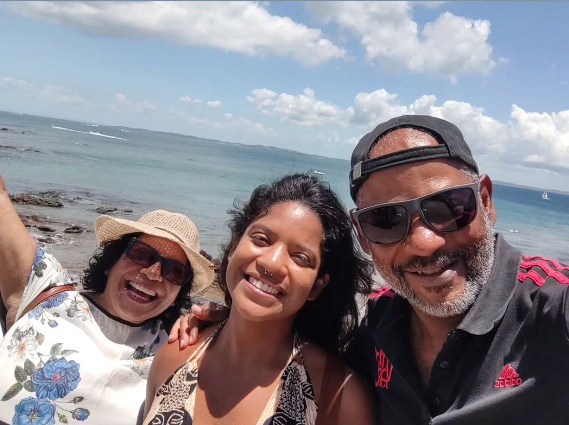 Pai de Juliana Marins relata dificuldades para chegar na Indonésia após espaço aéreo ser fechado por guerra