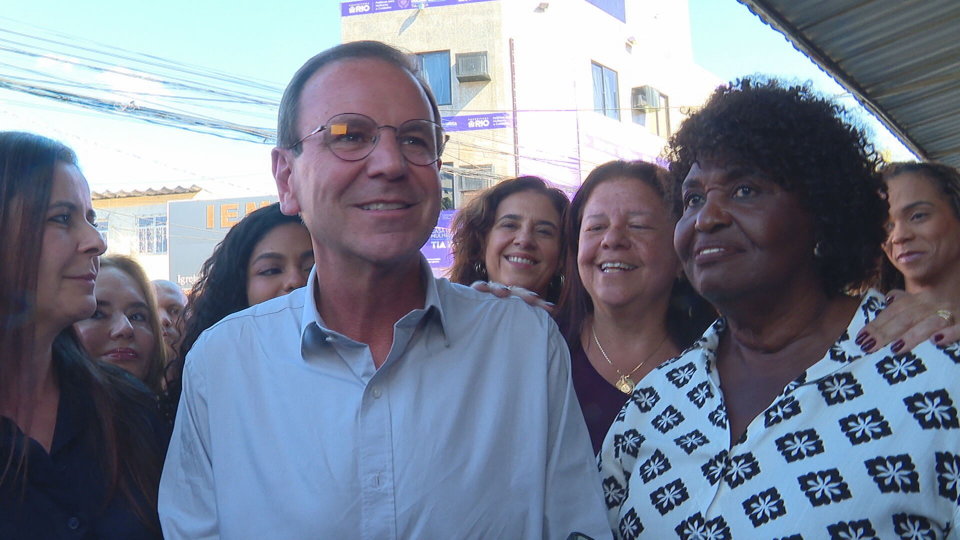Paes promete novas Delegacias da Mulher 24 horas e tornozeleira eletrônica para monitorar agressores