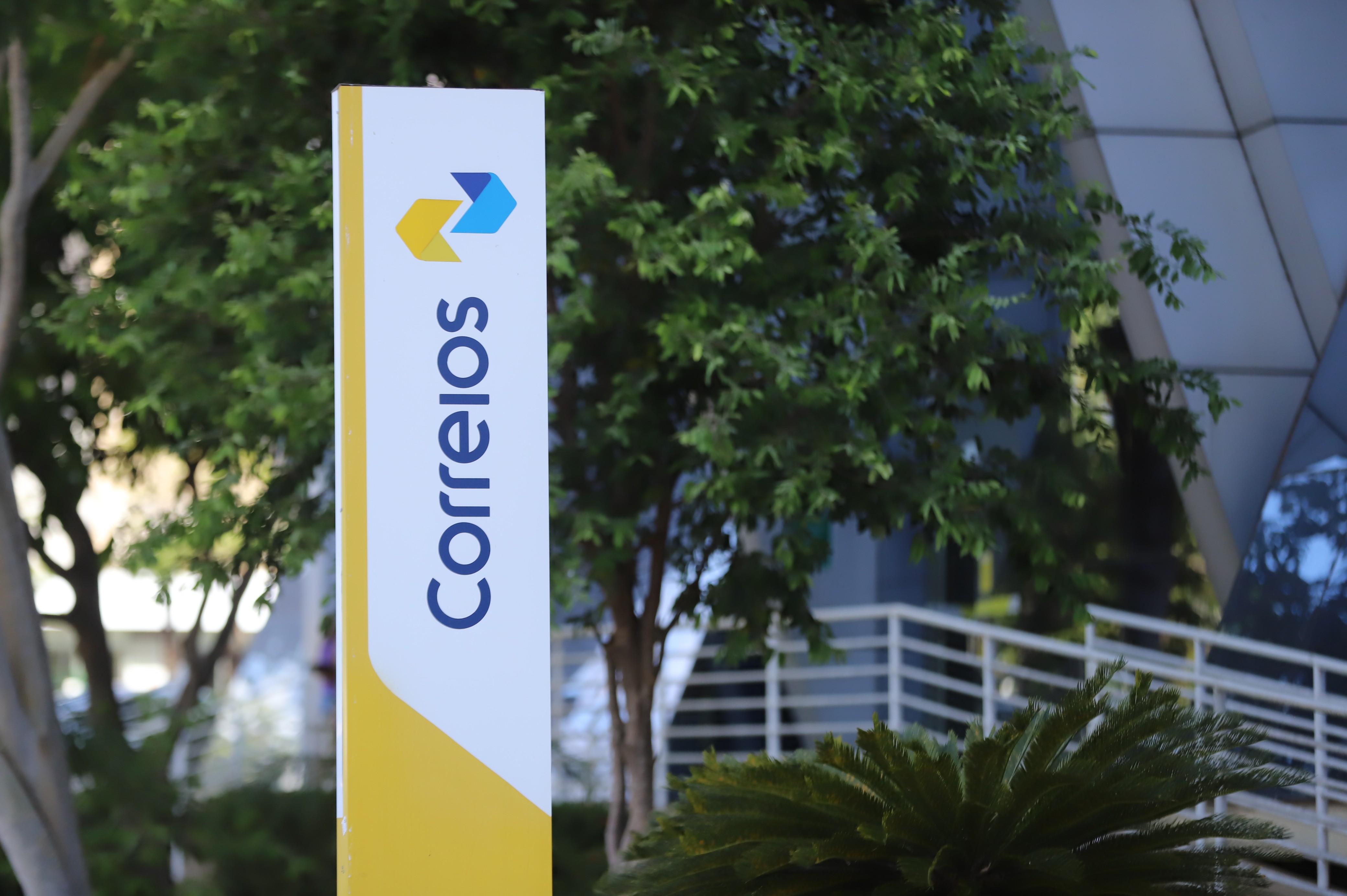 Correios têm prejuízo de R$ 8,5 bi em 2025; estatais federais no vermelho até 2030