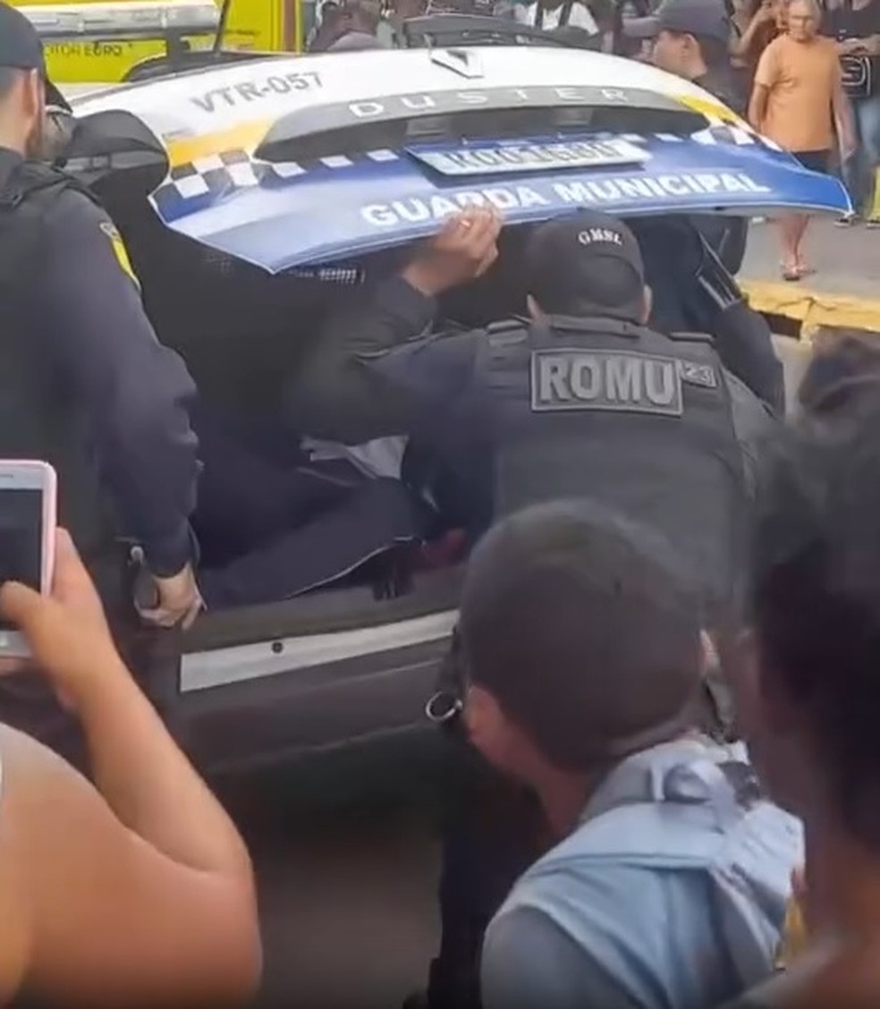 Adolescente é apreendido após esfaquear cobrador de ônibus em São Luís — Foto: Divulgação/Redes Sociais