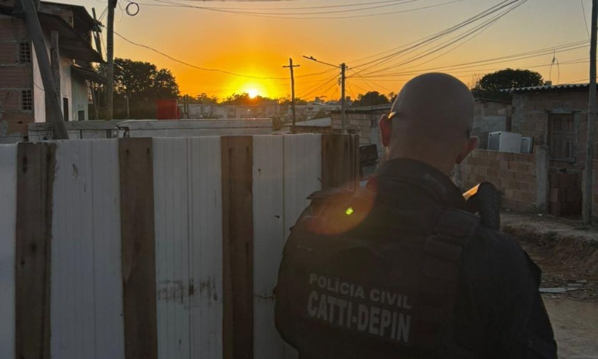 Mandados de prisão são cumpridos contra suspeitos de executar homem no 'tribunal do crime' por descumprir regras de facção na Bahia