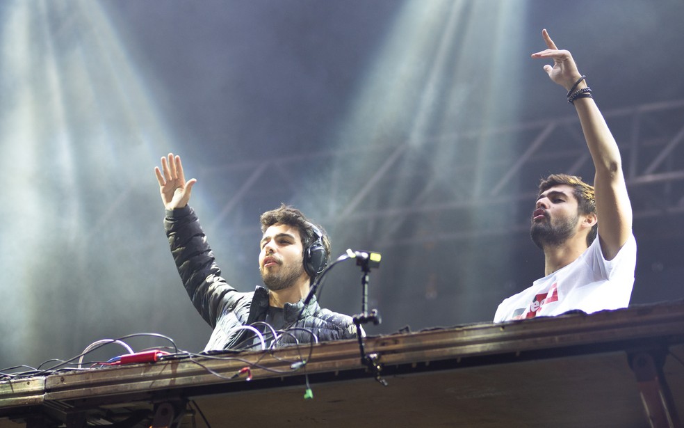 Os DJs do Catdealers animam a segunda noite do Ribeirão Rodeo Music 2019, em Ribeirão Preto, SP — Foto: Érico Andrade/G1