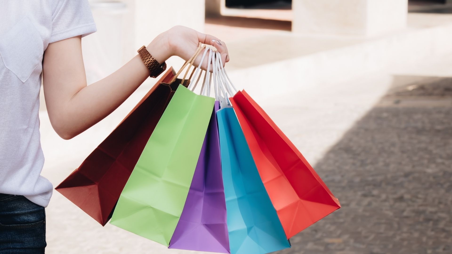 Dois shoppings têm novo horário de funcionamento aos domingos e feriados em Juiz de Fora; veja o que mudou