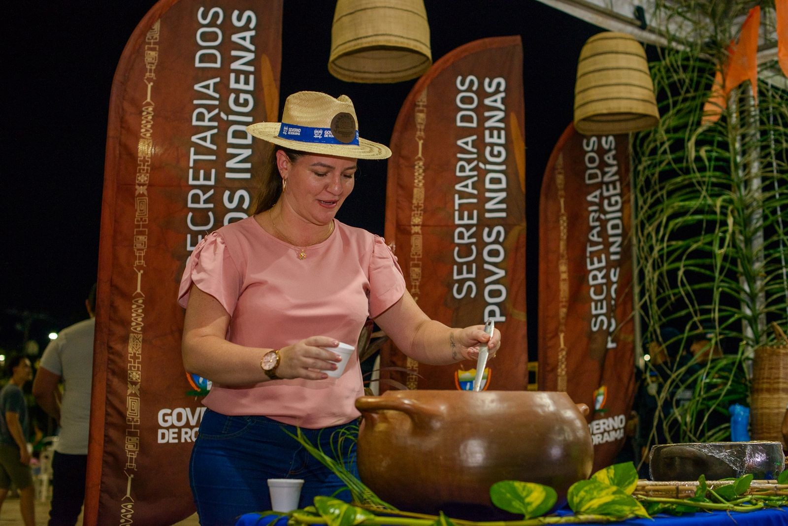 Receita indígena: 500 porções de damurida são distribuídas de graça no São João no Parque Anauá