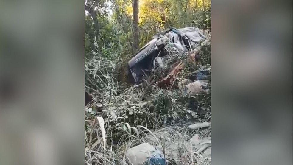 Caminhão envolvido no acidente na SP-310 em Poloni (SP) — Foto: Divulgação