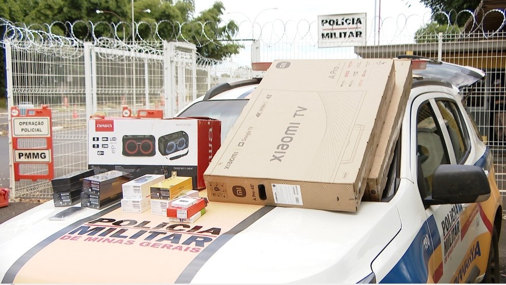 Eletrônicos apreendidos pela PRV em Uberlândia — Foto: Polícia Militar Rodoviária/Divulgação