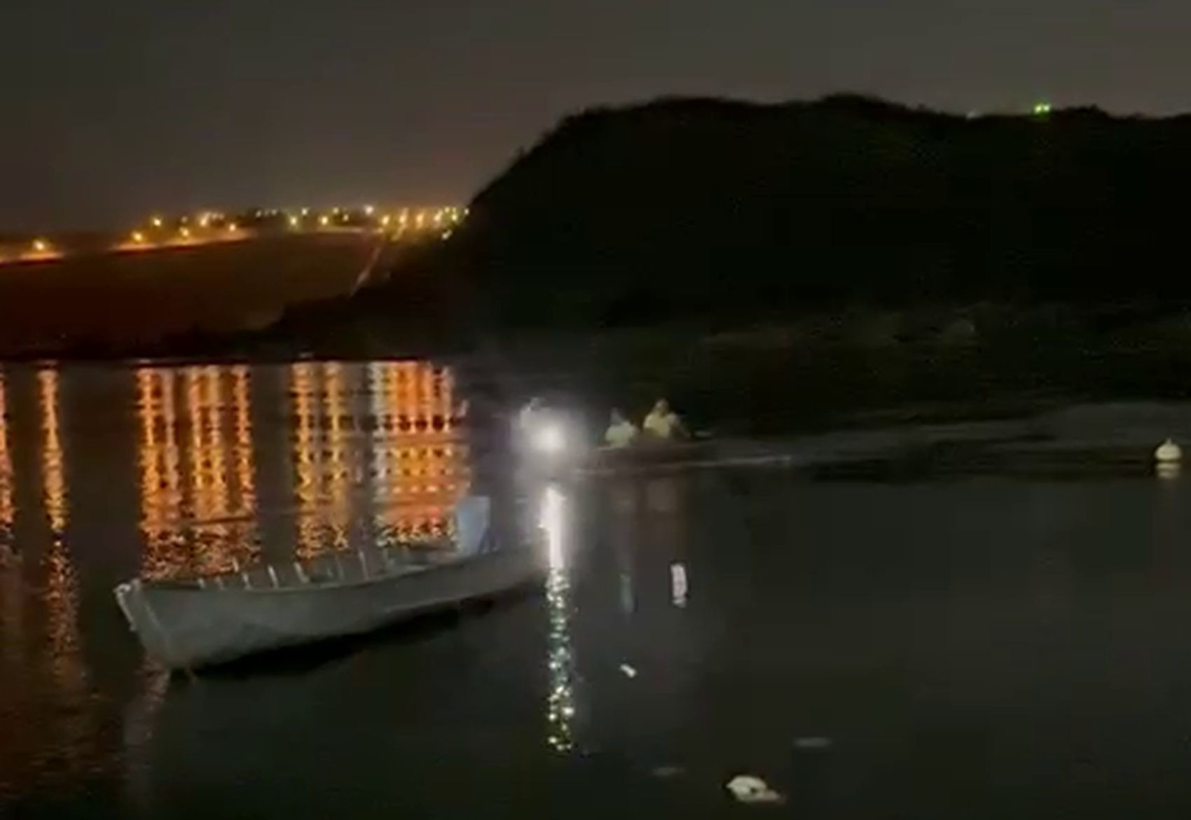 Pescadores ficam ilhados após cheia do Rio São Francisco em Canindé de São Francisco