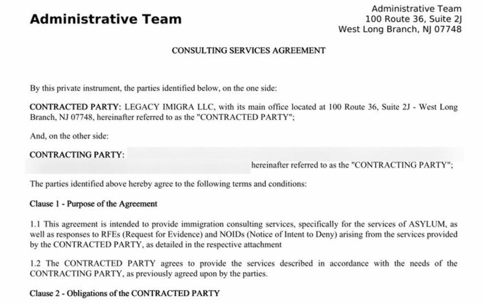 Trecho do contrato enviado pela Legacy Imigra à goiana que mora nos EUA, referente aos serviços do processo de pedido de asilo — Foto: Arquivo pessoal