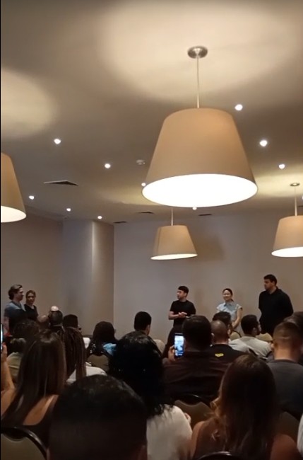 App de delivery Keeta adia estreia no Rio e demite funcionários; vídeo mostra revolta após anúncio