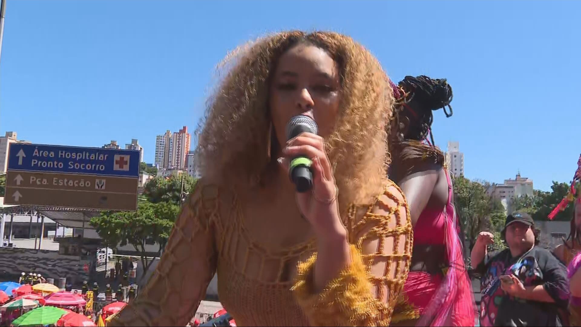 Acompanhe o cortejo do Então, Brilha!