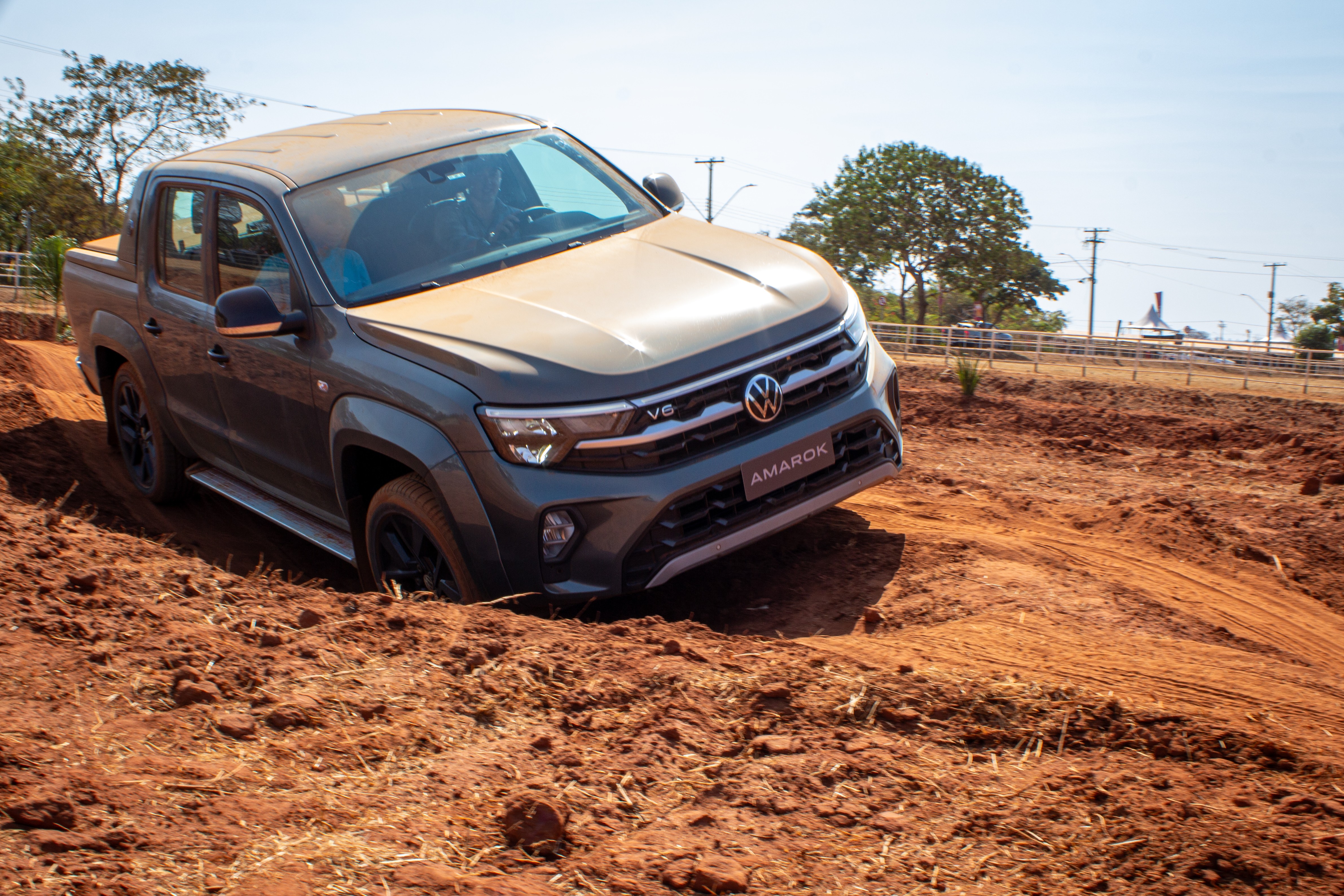 Nova Amarok V6: estabilidade, potência e conforto aprovados por quem testa