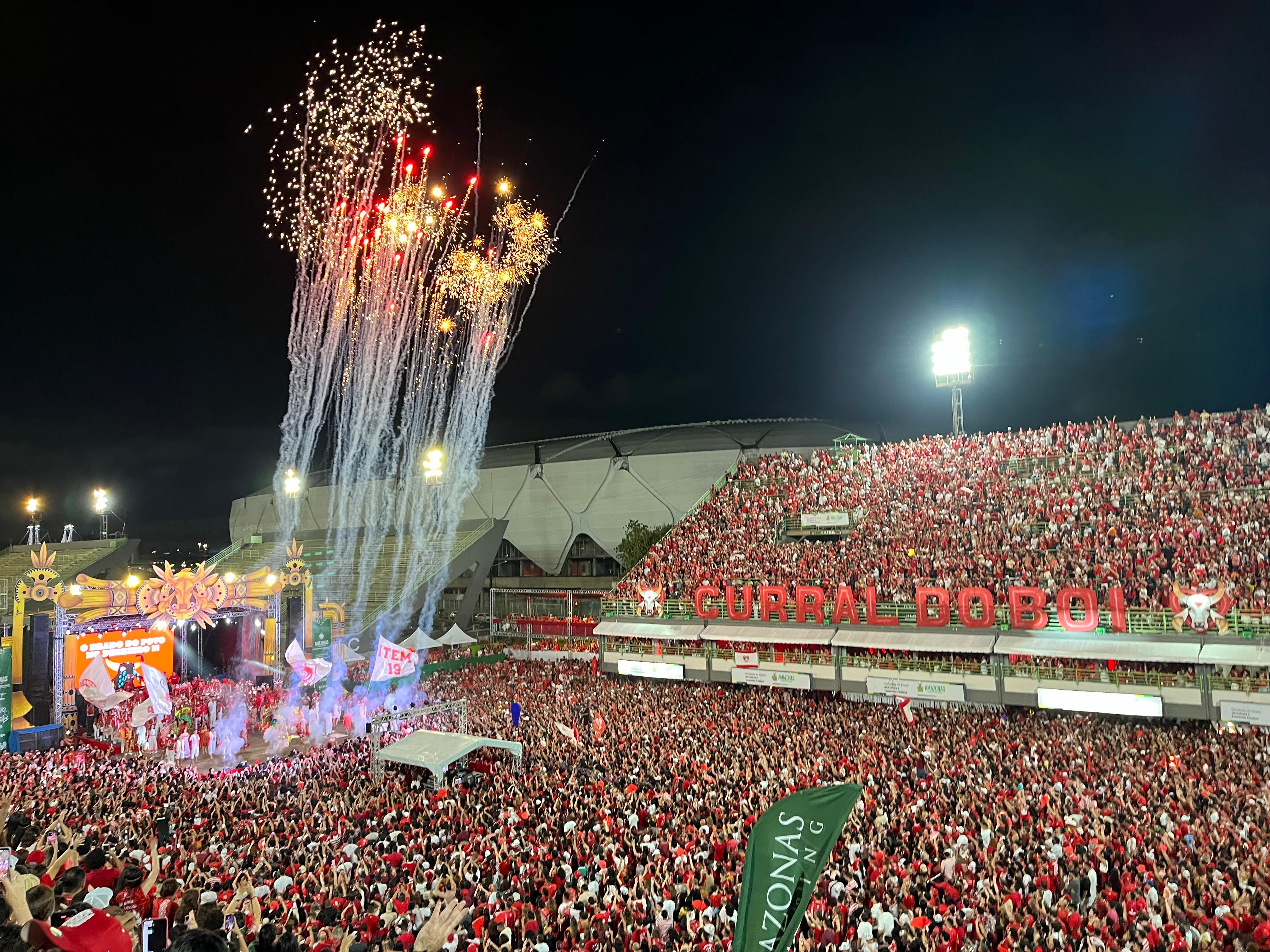 Garantido celebra 33º título com multidão no Sambódromo de Manaus