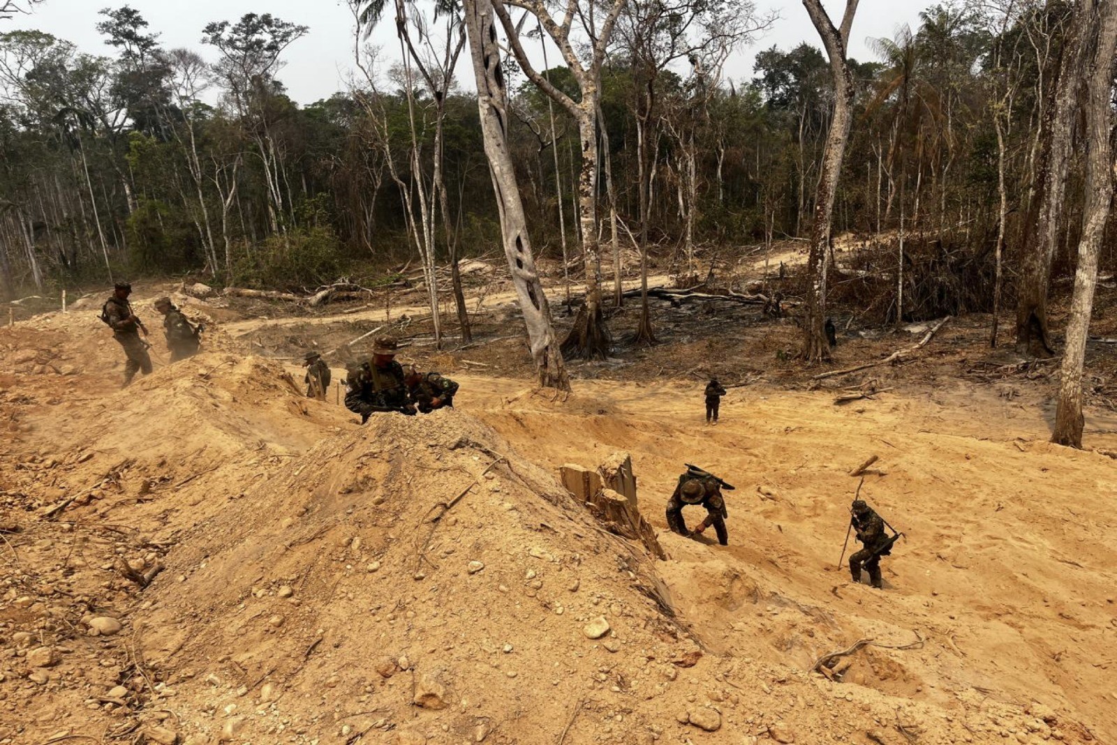 Homem é preso com ouro durante operação em terra indígena explorada pelo garimpo ilegal em MT 