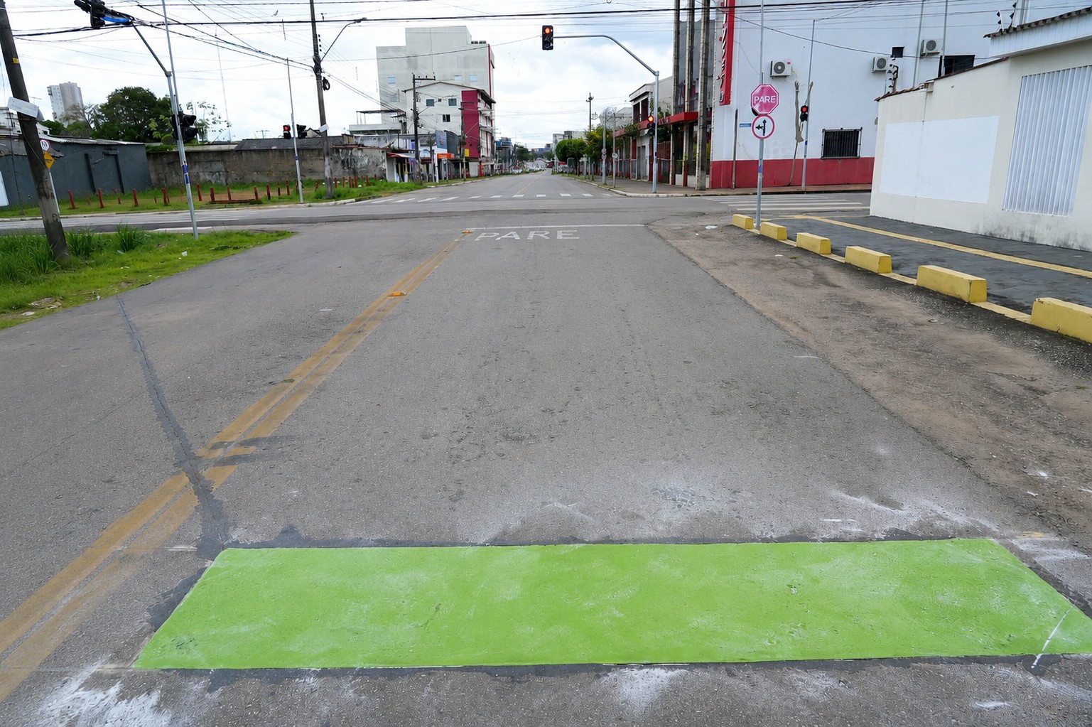 Faixa verde no asfalto? Entenda a nova sinalização instalada em Porto Velho