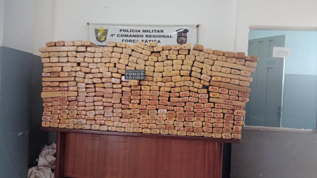 Motorista é preso com mais de 400 kg de maconha e diz que agia para facção criminosa em MT