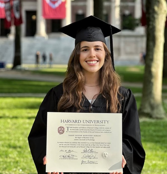 Bolsista, aluna brasileira tem a nota mais alta entre os formandos da Universidade de Harvard em 2025