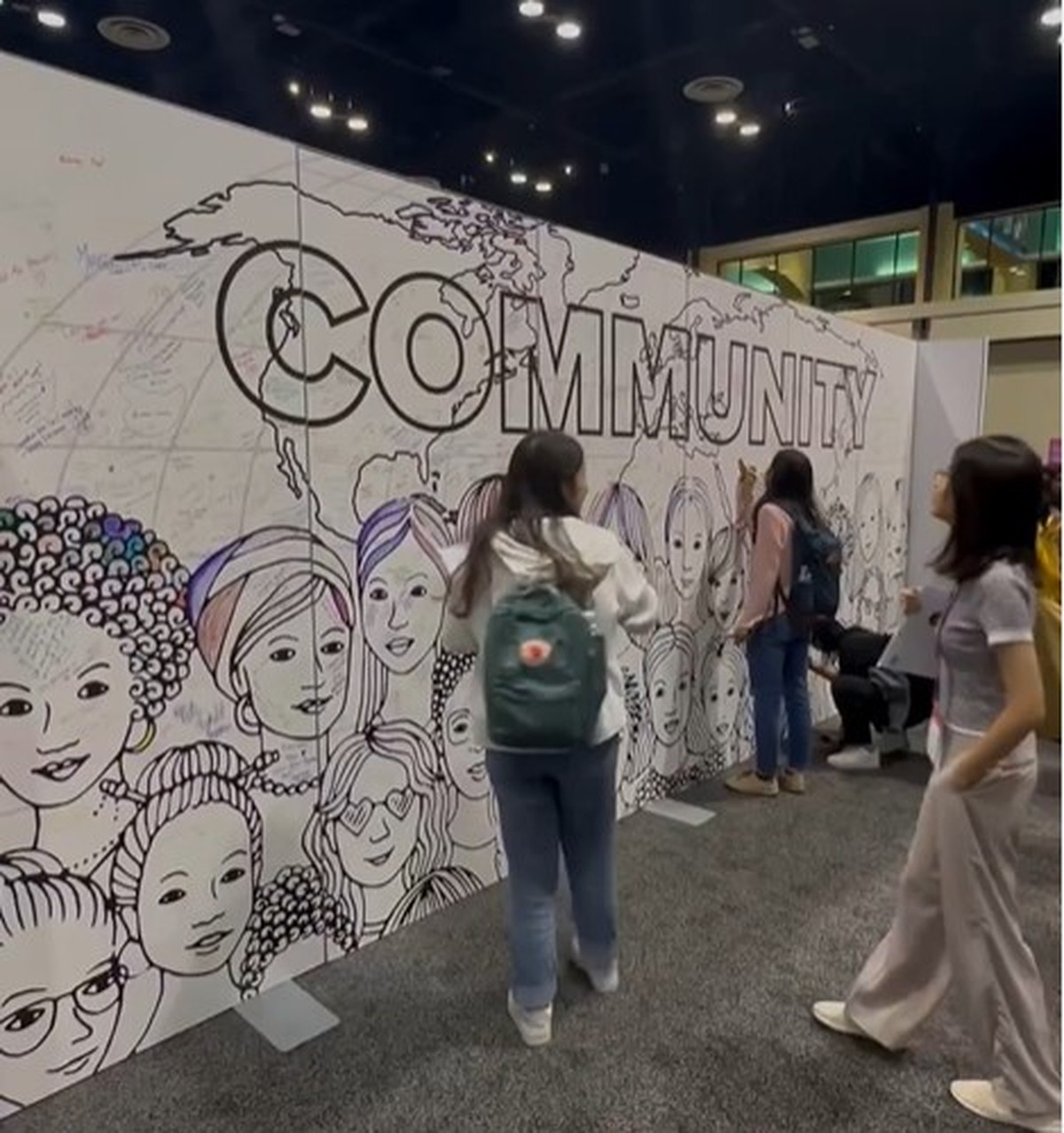 Homens são criticados por mentir dizendo que eram não binários e invadir feira de vagas de empregos para mulheres nos EUA