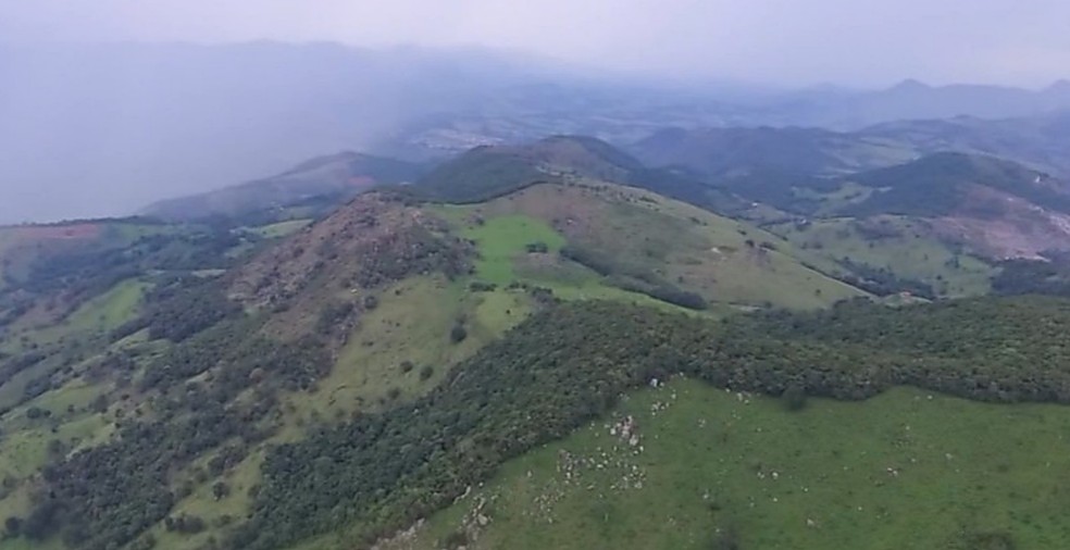 Solo de região do Sul de Minas que fica sobre uma cratera de vulcão extinto é rico em terras raras — Foto: Reprodução EPTV