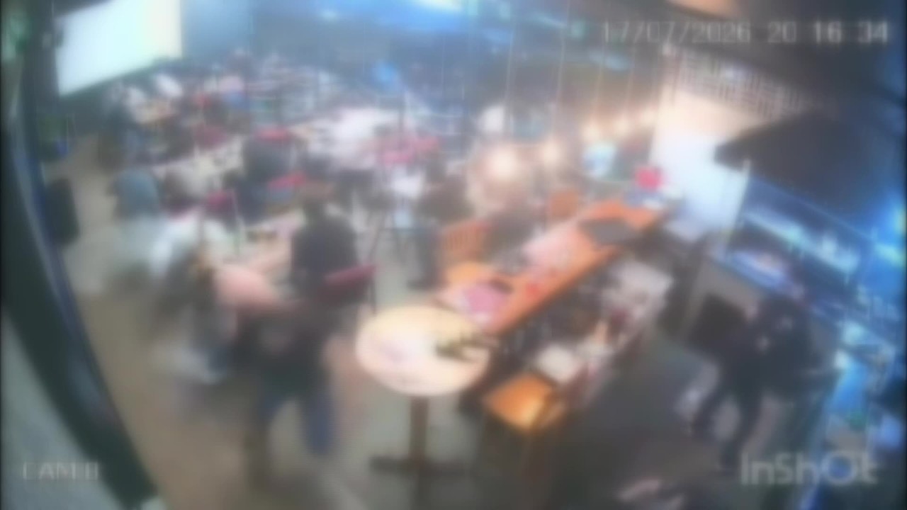 Duas pessoas morrem após tiroteio em conveniência no Paraná