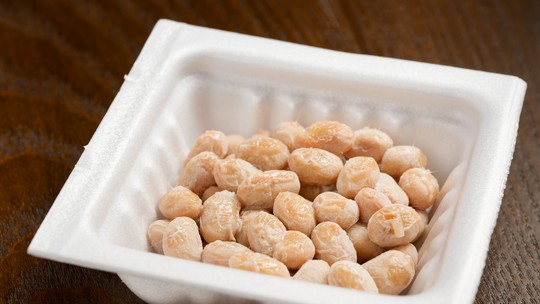 Soja na merenda: por que o alimento precisa ser consumido com moderação? - Aluna de 9 anos reclamou com vereadores sobre a merenda escolar e o g1 ouviu especialistas e pesquisou estudos para explicar sobre o valor nutricional da soja na alimentação para crianças.